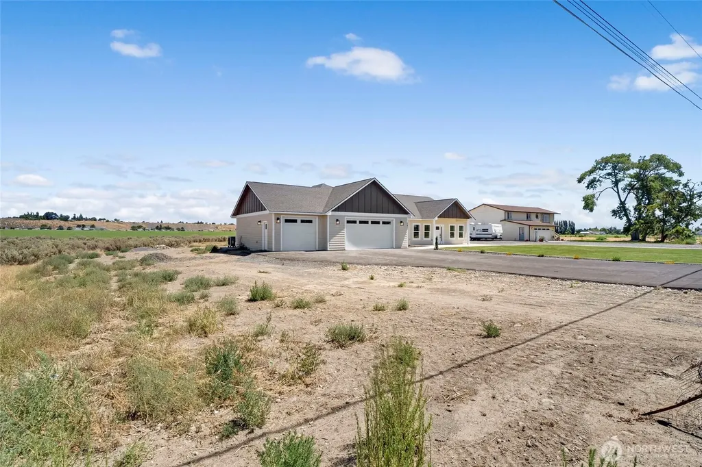 7471 Redmond Road NE Moses Lake WA 98837