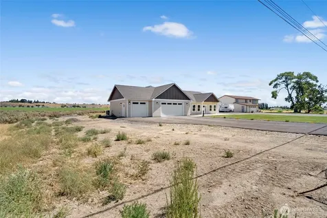 7471 Redmond Road NE Moses Lake WA 98837