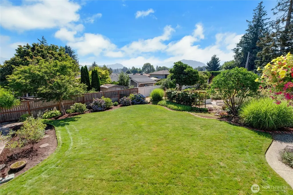 1167 Mckinley Street Enumclaw WA 98022