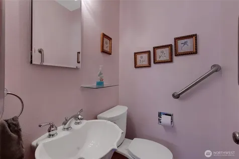 1167 Mckinley Street Enumclaw WA 98022