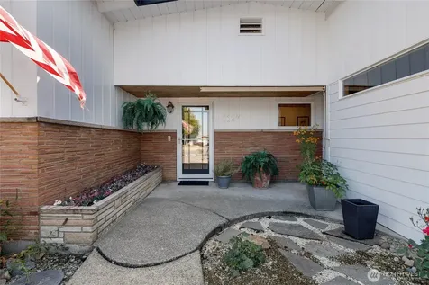 1167 Mckinley Street Enumclaw WA 98022