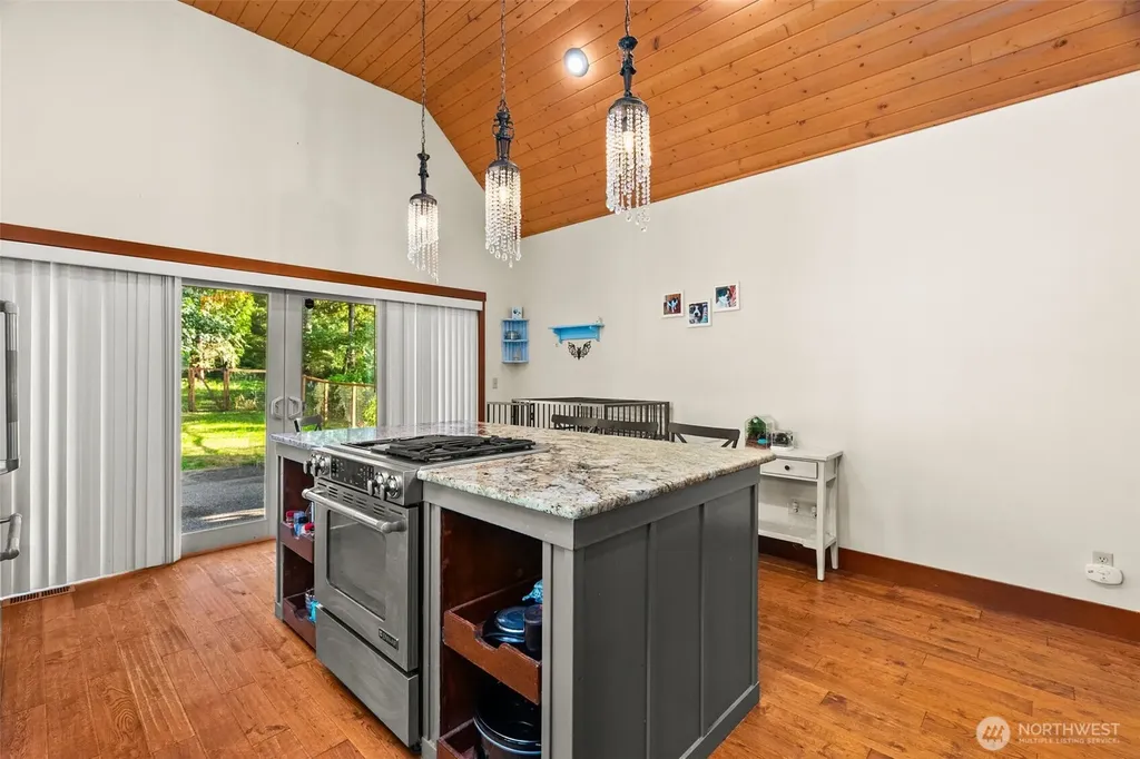 222 Oxbow Lake Lane Toledo WA 98591