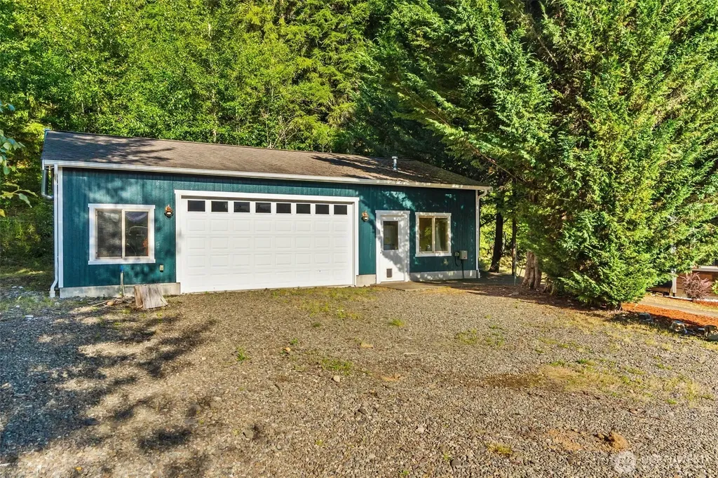 222 Oxbow Lake Lane Toledo WA 98591