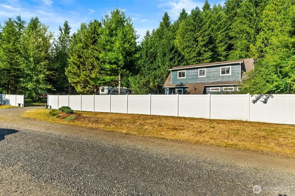 222 Oxbow Lake Lane Toledo WA 98591