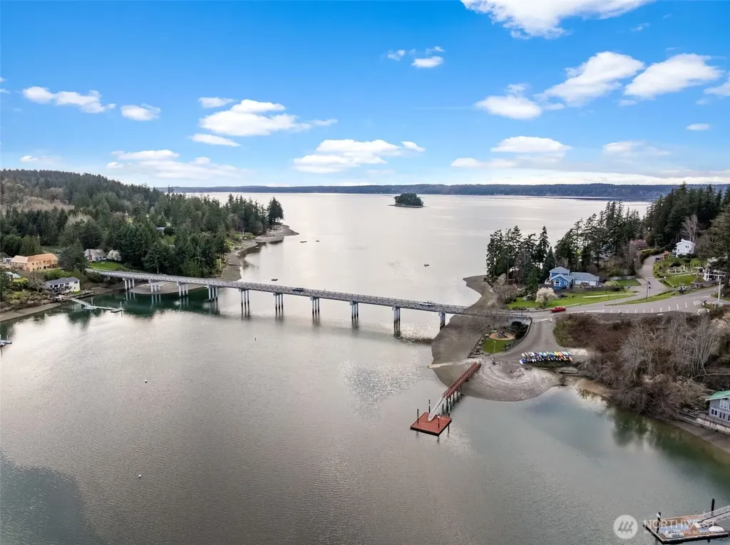 202 Fir Drive NW Gig Harbor WA 98335