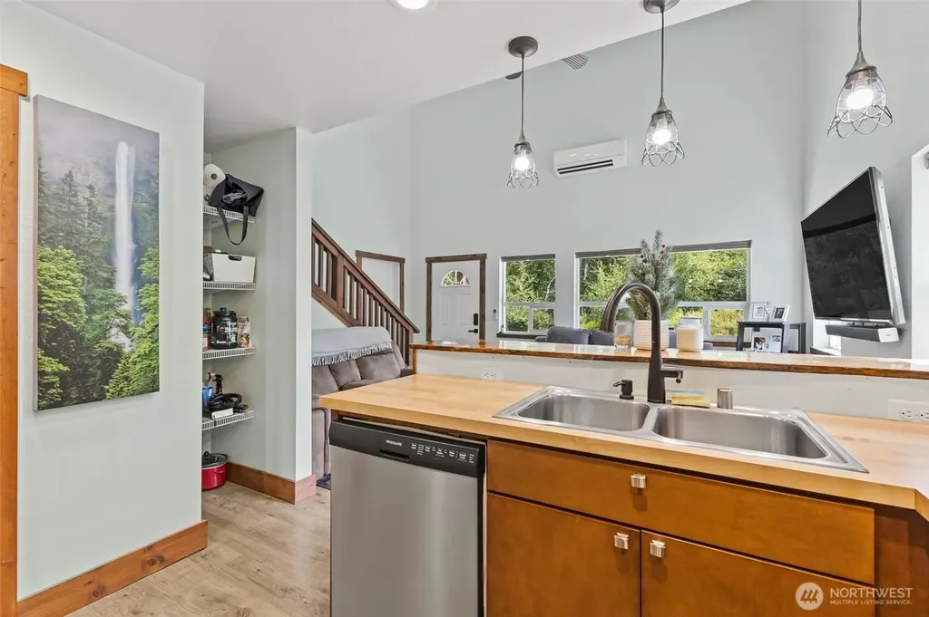 568 Wiltse Lane Bellingham WA 98226