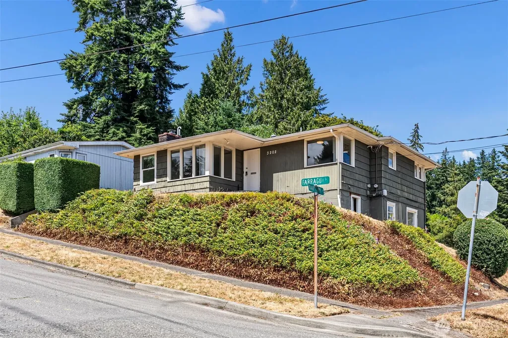 3202 Farragut Street Bremerton WA 98312