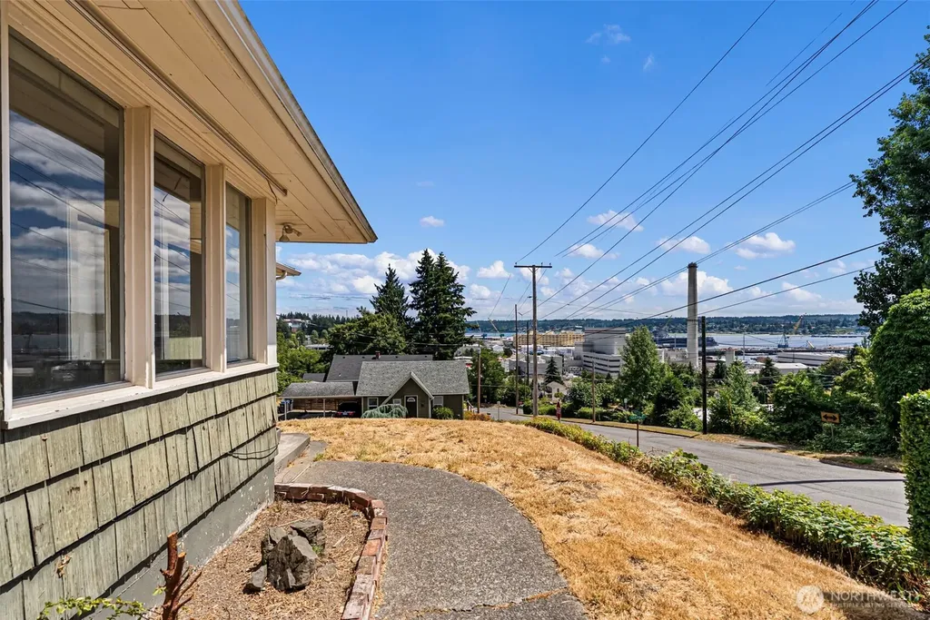 3202 Farragut Street Bremerton WA 98312