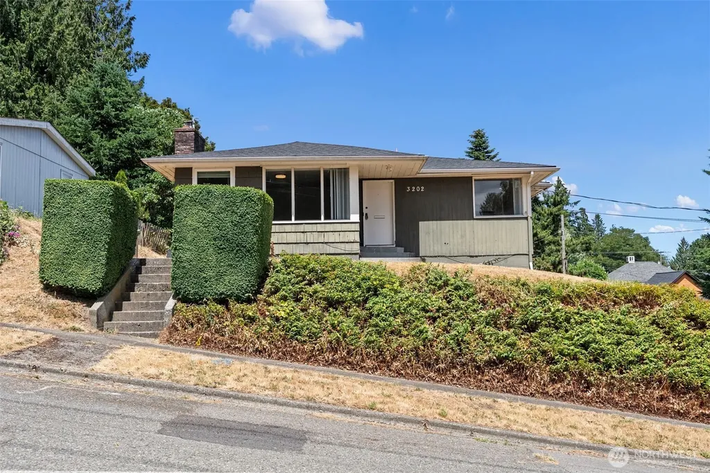 3202 Farragut Street Bremerton WA 98312