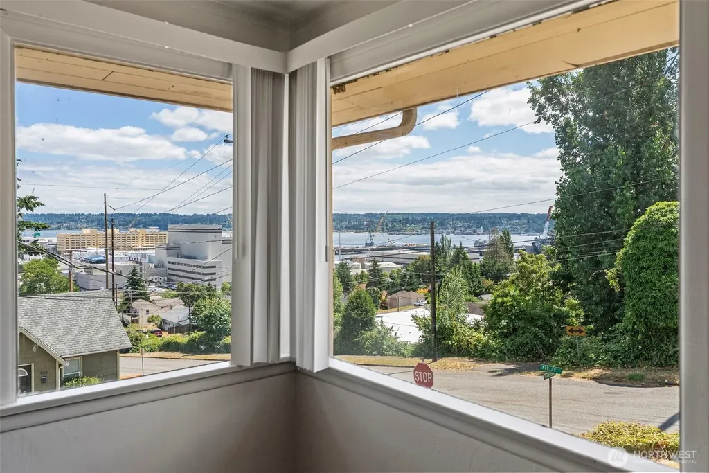 3202 Farragut Street Bremerton WA 98312