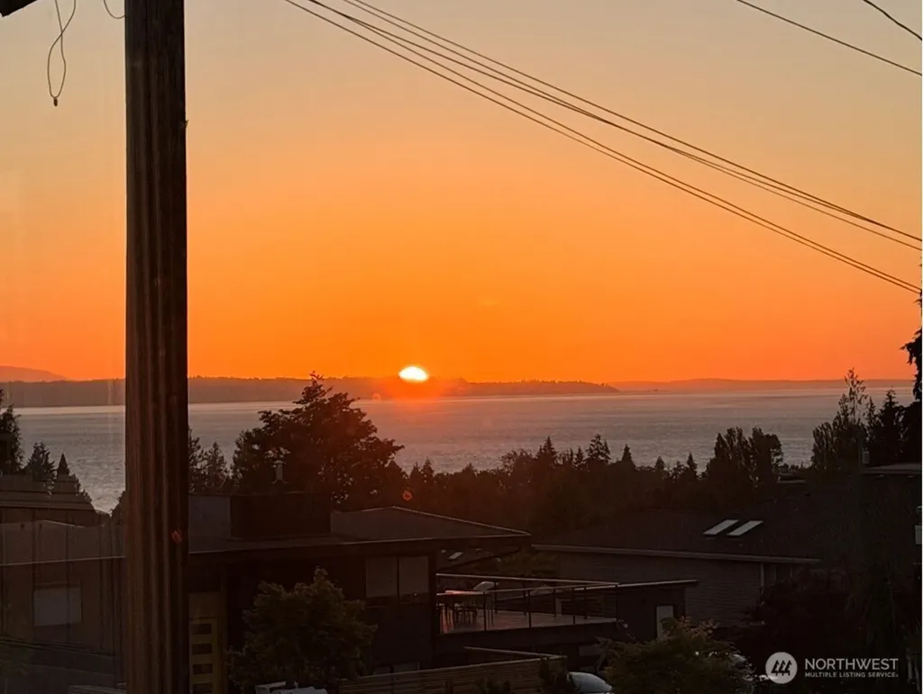 1010 Daley Street Edmonds WA 98020