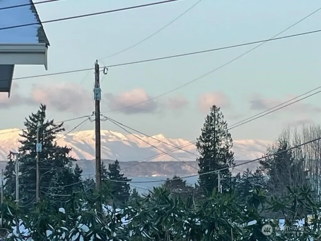 1010 Daley Street Edmonds WA 98020