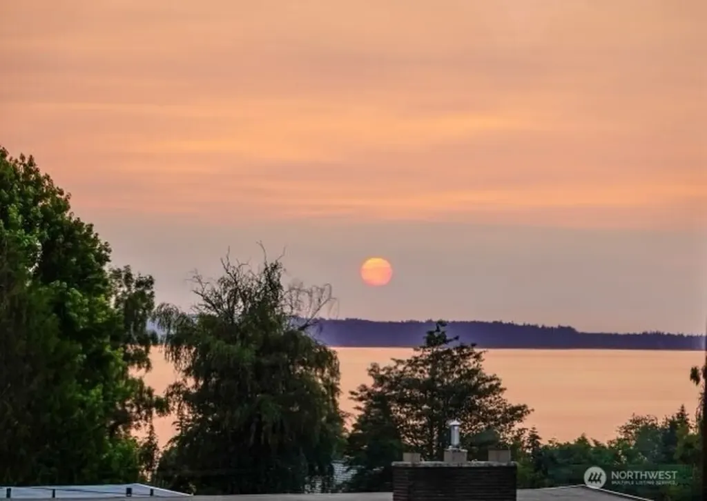 1010 Daley Street Edmonds WA 98020
