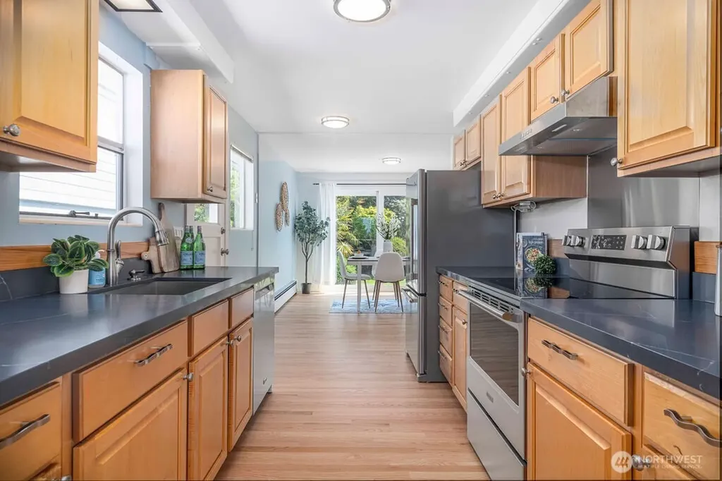 1010 Daley Street Edmonds WA 98020