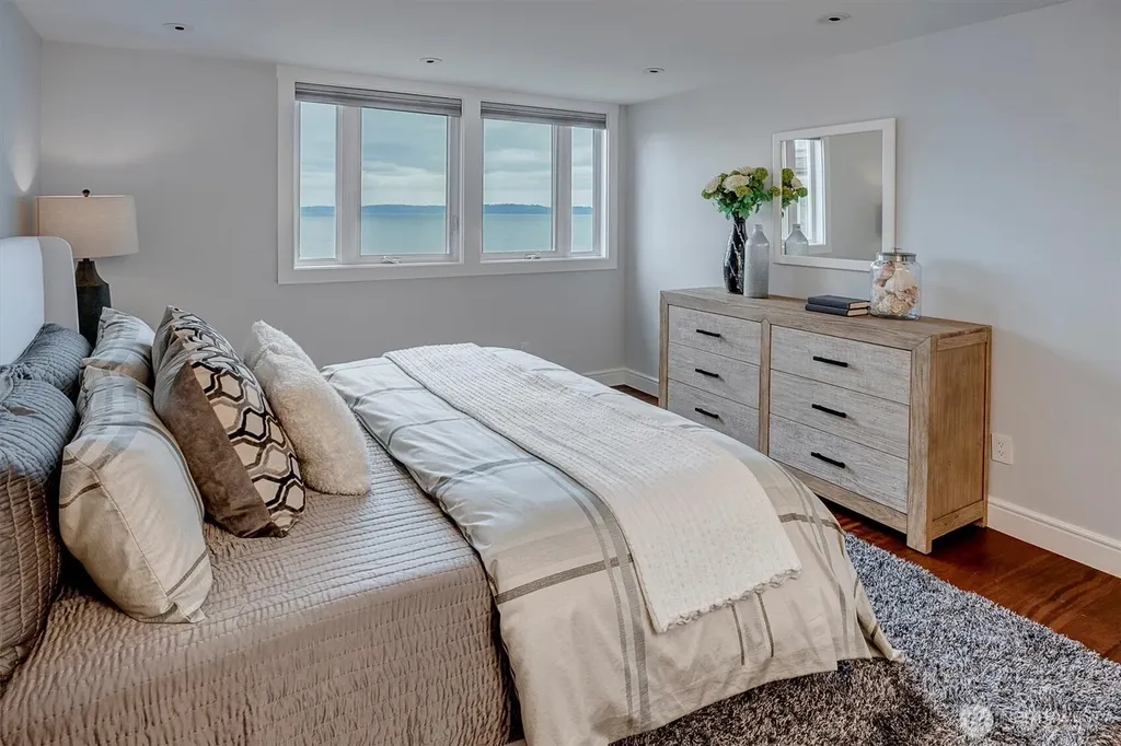 3717 Beach Drive SW Seattle WA 98116