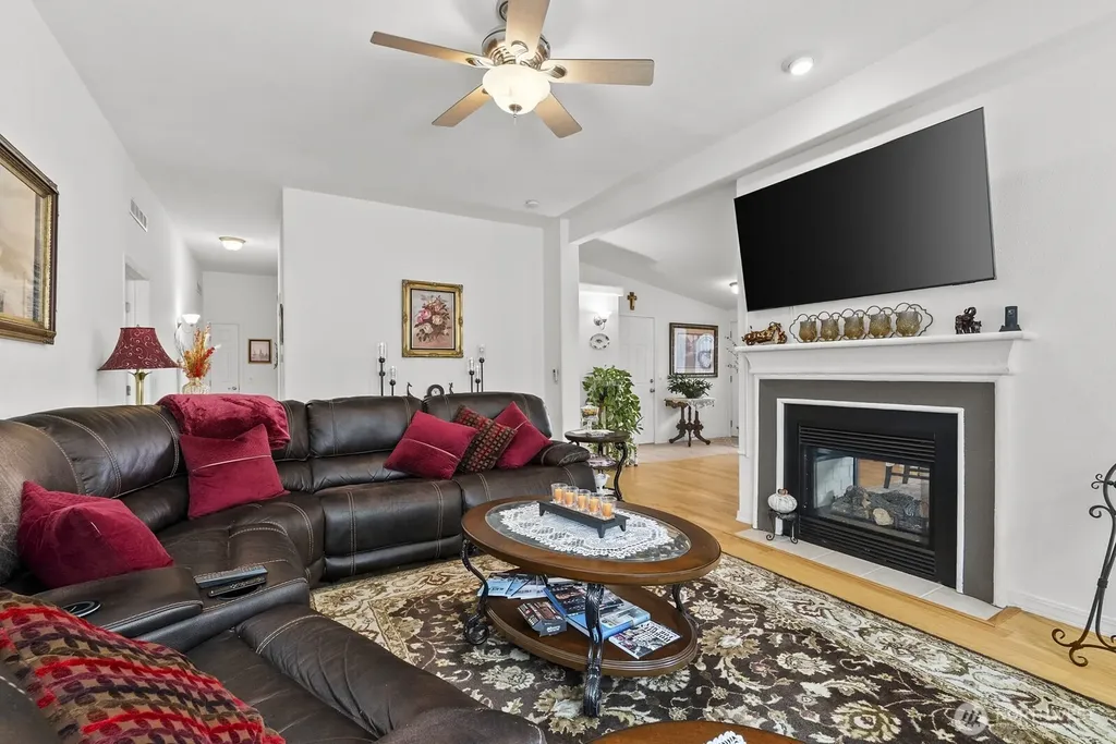 27229 217th Place SE Maple Valley WA 98038