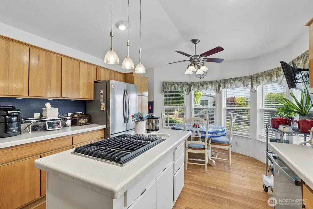 27229 217th Place SE Maple Valley WA 98038