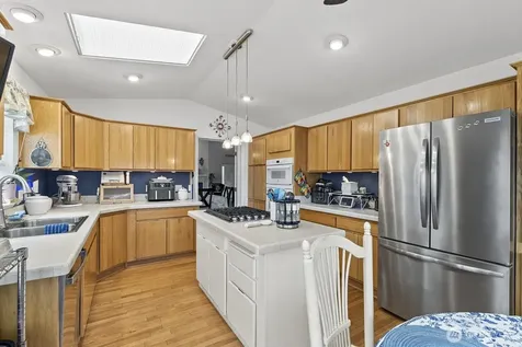 27229 217th Place SE Maple Valley WA 98038