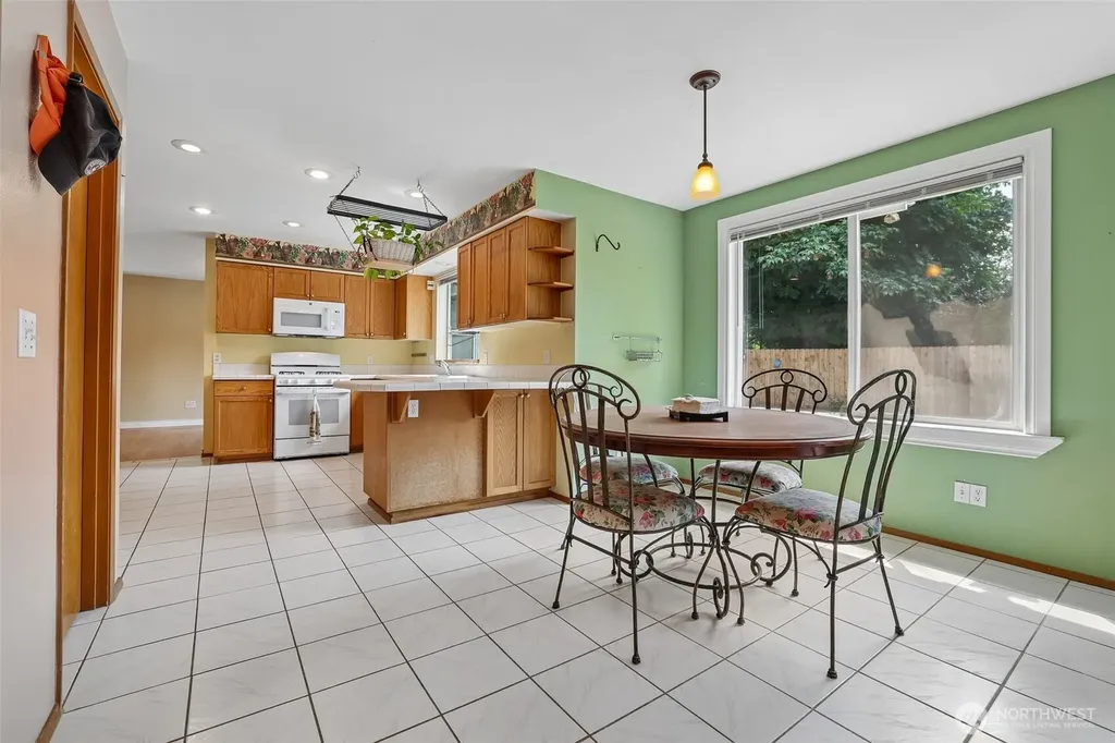 11121 SE 271st Street Kent WA 98030