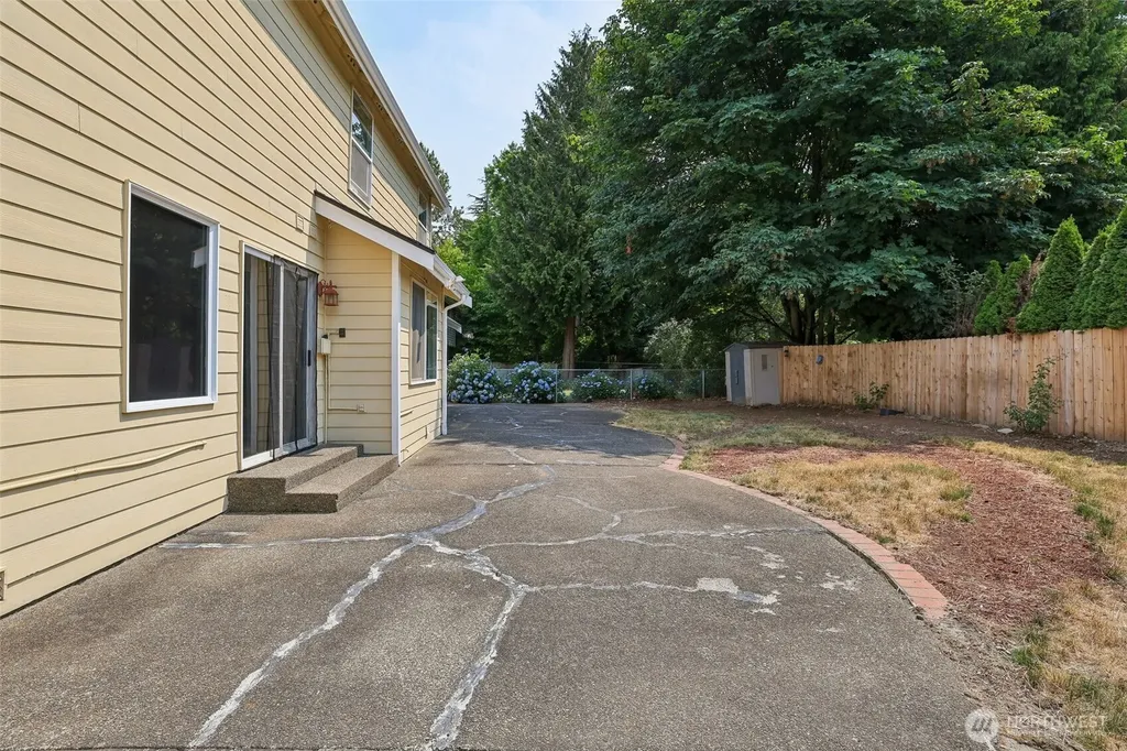 11121 SE 271st Street Kent WA 98030