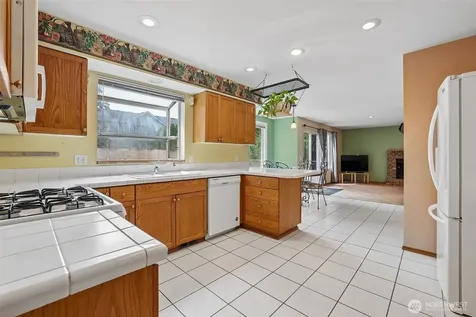 11121 SE 271st Street Kent WA 98030