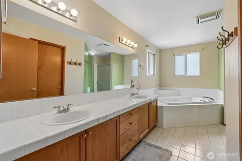 11121 SE 271st Street Kent WA 98030