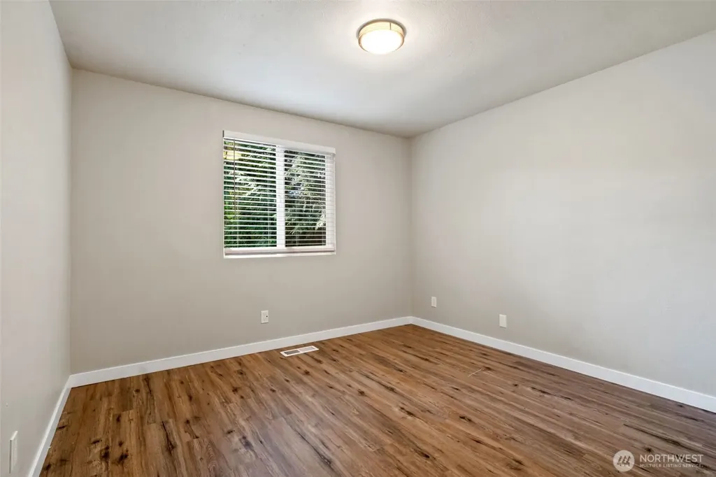 7540 Grahns Lane NE Bremerton WA 98311