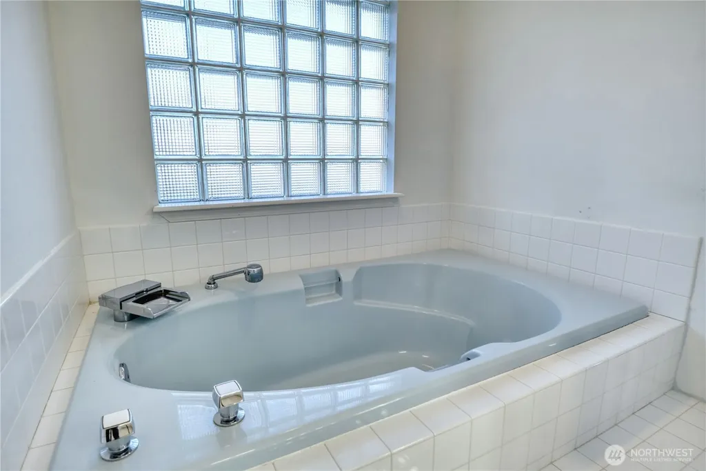 1648 Harbor Seal Drive Point Roberts WA 98281