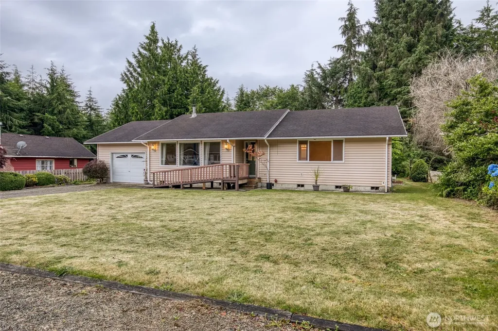 685 Copalis Beach Road Copalis Beach WA 98535