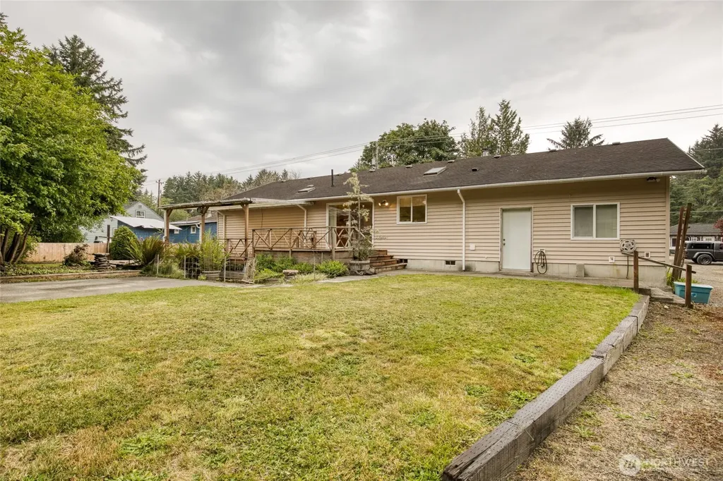 685 Copalis Beach Road Copalis Beach WA 98535