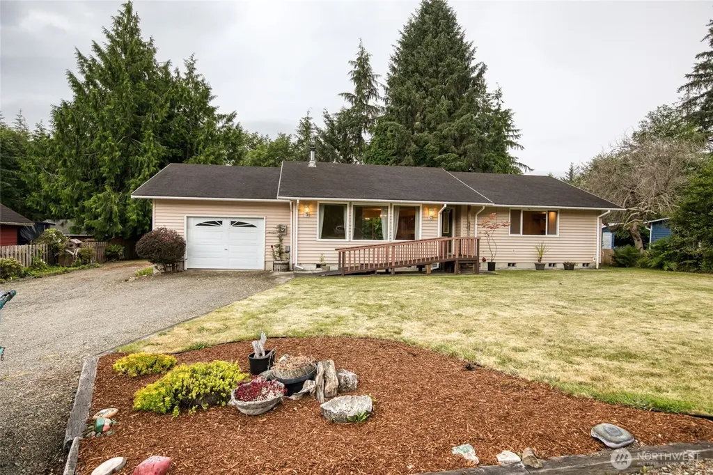 685 Copalis Beach Road Copalis Beach WA 98535