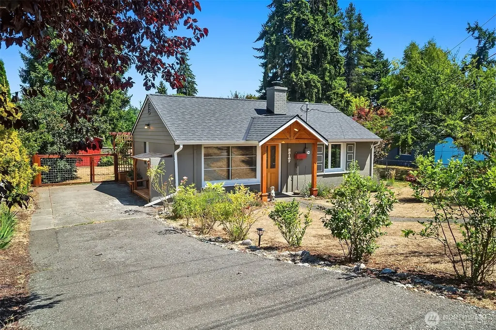 23107 52nd Avenue W Mountlake Terrace WA 98043