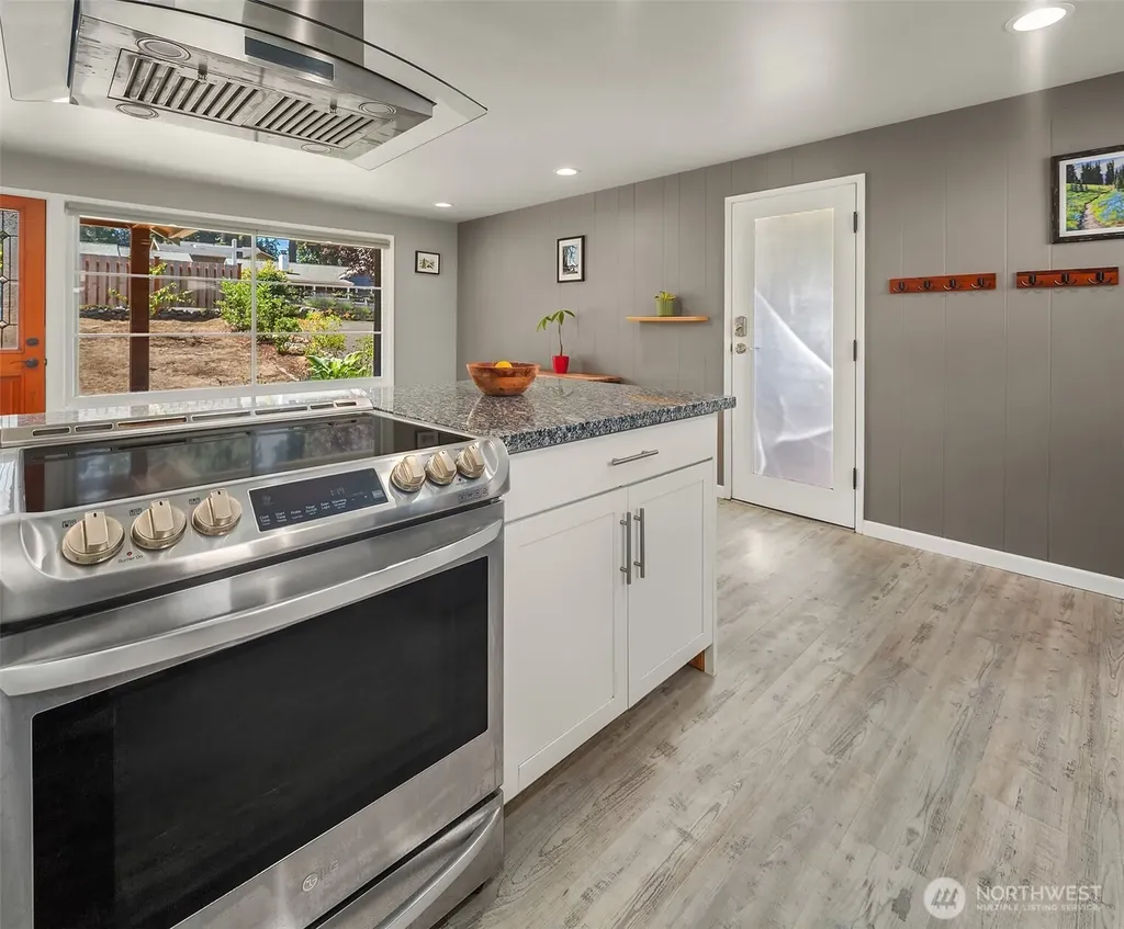 23107 52nd Avenue W Mountlake Terrace WA 98043