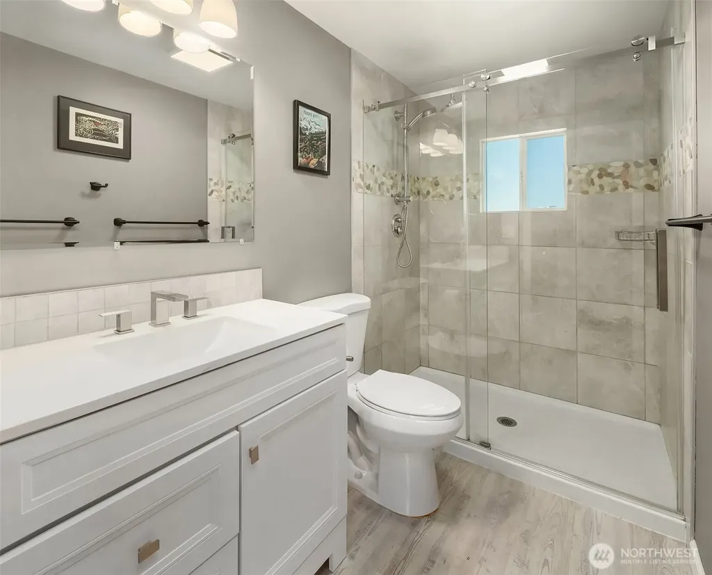 23107 52nd Avenue W Mountlake Terrace WA 98043