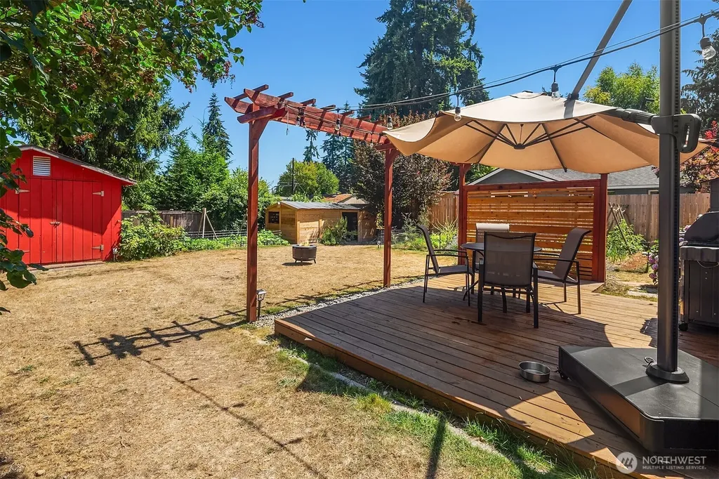 23107 52nd Avenue W Mountlake Terrace WA 98043