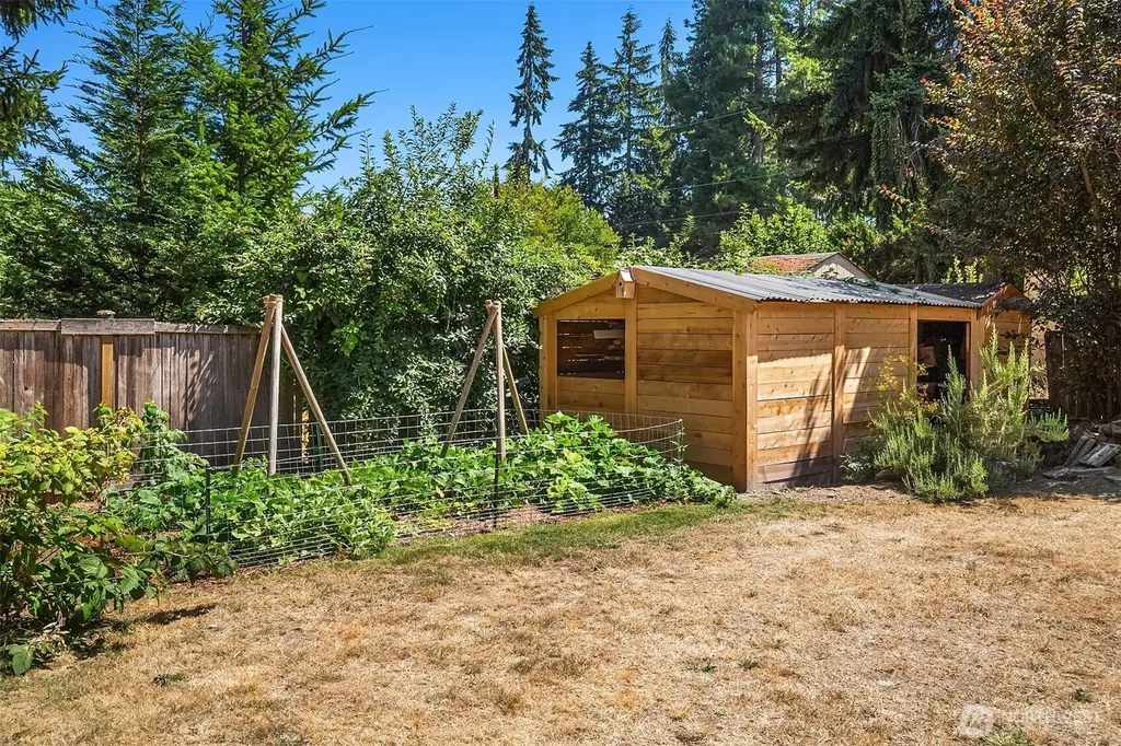 23107 52nd Avenue W Mountlake Terrace WA 98043