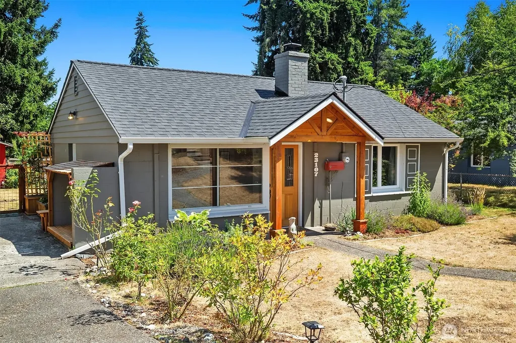 23107 52nd Avenue W Mountlake Terrace WA 98043