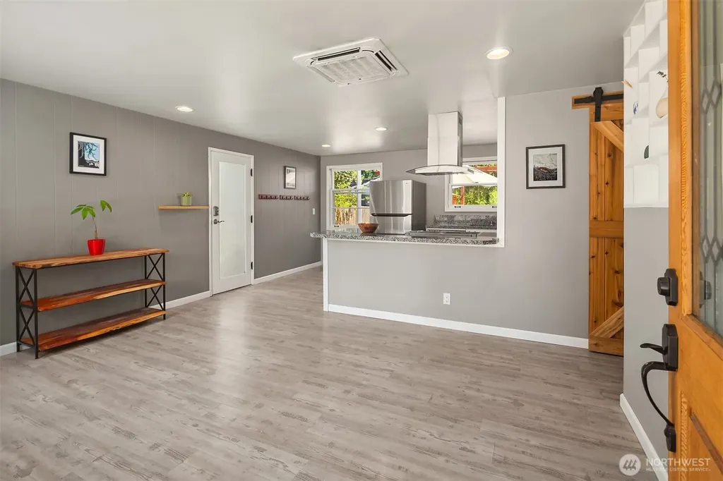 23107 52nd Avenue W Mountlake Terrace WA 98043