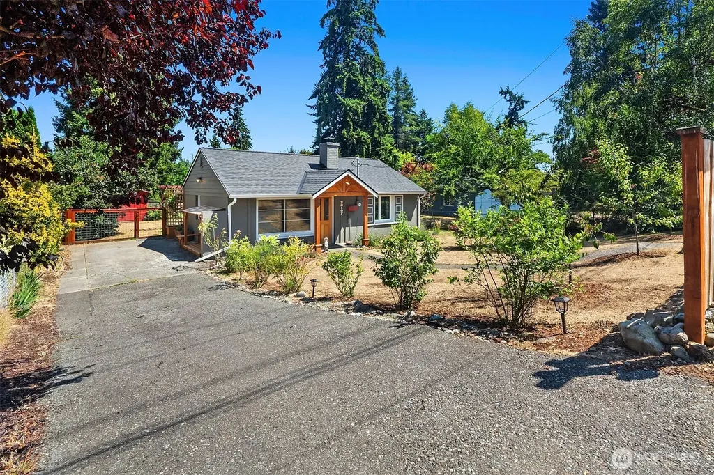 23107 52nd Avenue W Mountlake Terrace WA 98043