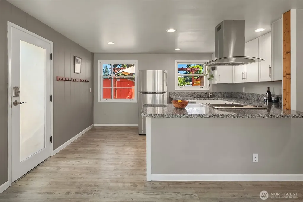 23107 52nd Avenue W Mountlake Terrace WA 98043