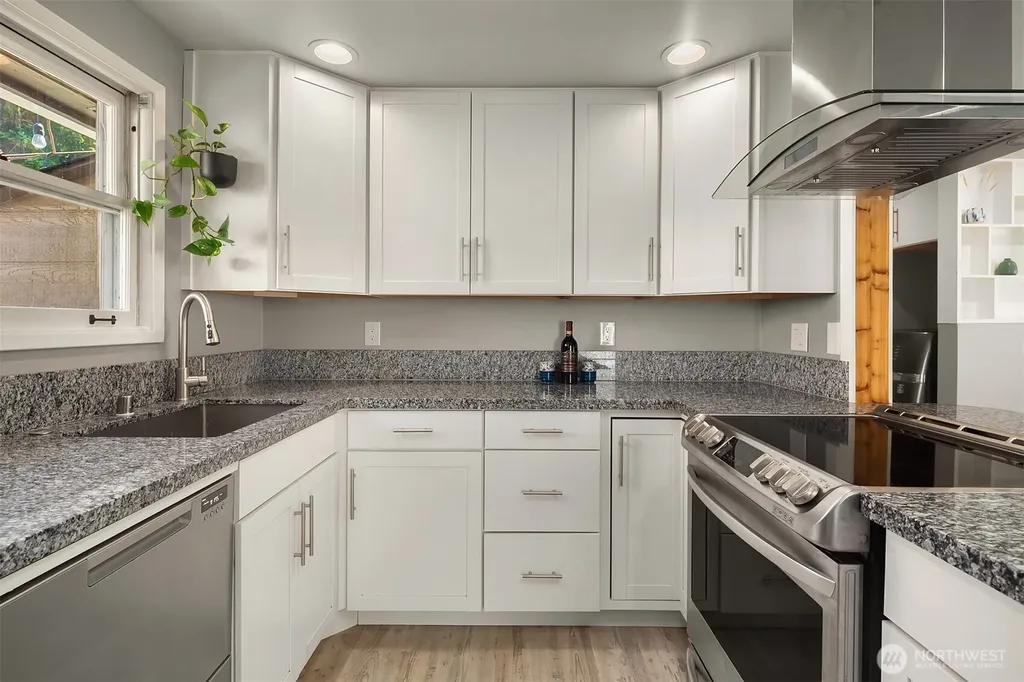23107 52nd Avenue W Mountlake Terrace WA 98043