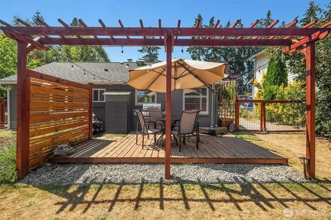 23107 52nd Avenue W Mountlake Terrace WA 98043