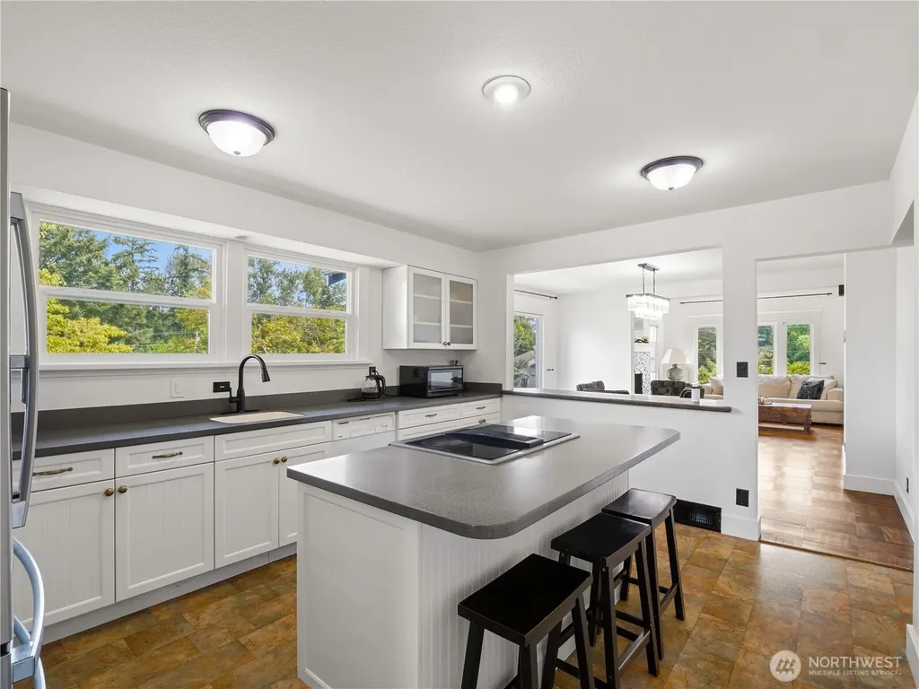 16427 109th Avenue SE Renton WA 98055