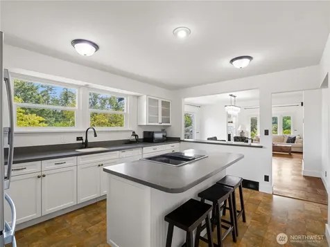 16427 109th Avenue SE Renton WA 98055