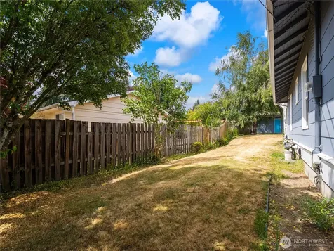 16427 109th Avenue SE Renton WA 98055