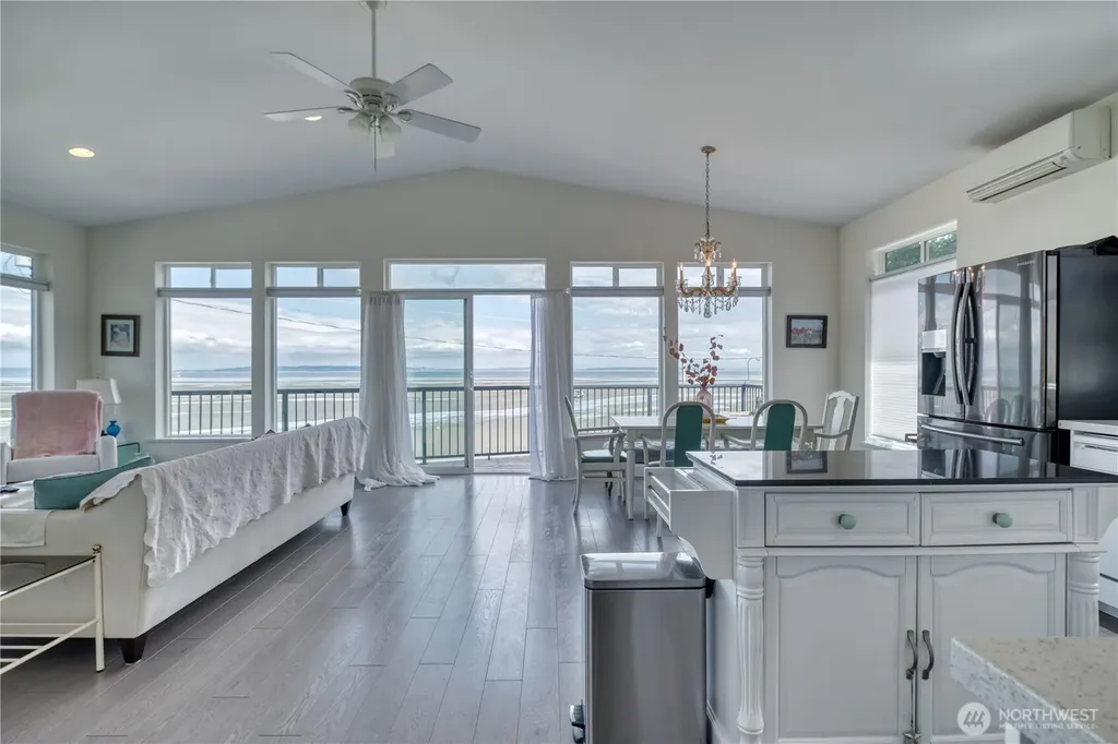 177 Bay View Drive Point Roberts WA 98281