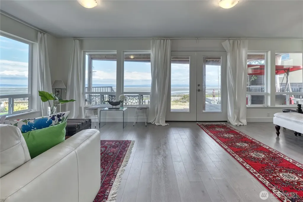 177 Bay View Drive Point Roberts WA 98281