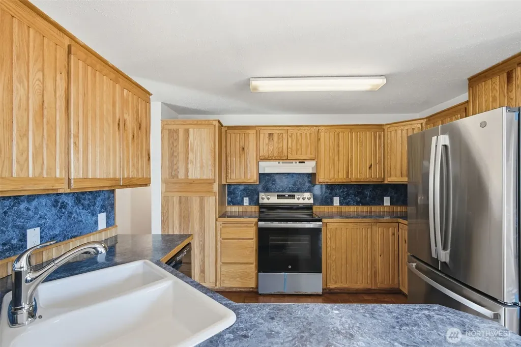 8527 9th Avenue SE Everett WA 98208
