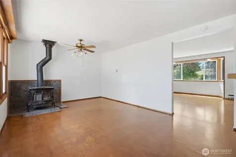 8527 9th Avenue SE Everett WA 98208
