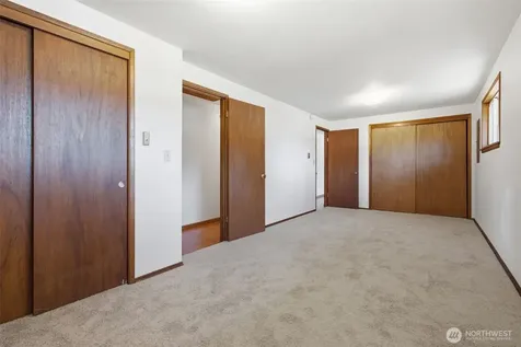 8527 9th Avenue SE Everett WA 98208
